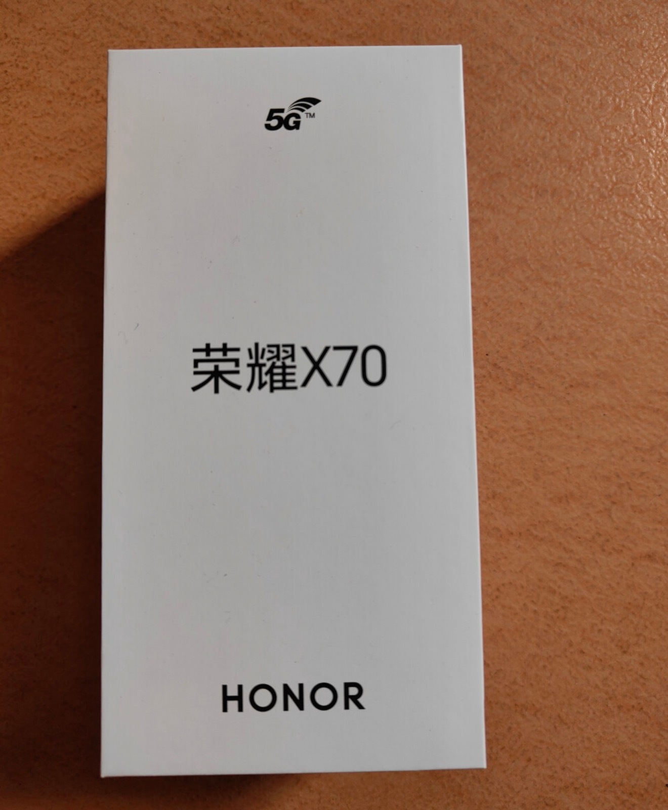 千元机或将消失消失不消失不知道，但是目前的内存真的涨疯了，有人说一盒内存条就是一