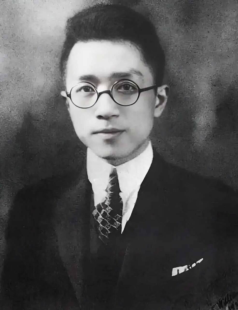 1959年，胡适看到了毛主席的《诗词十九首》，他愤然写下评价：“真的有点肉麻！”