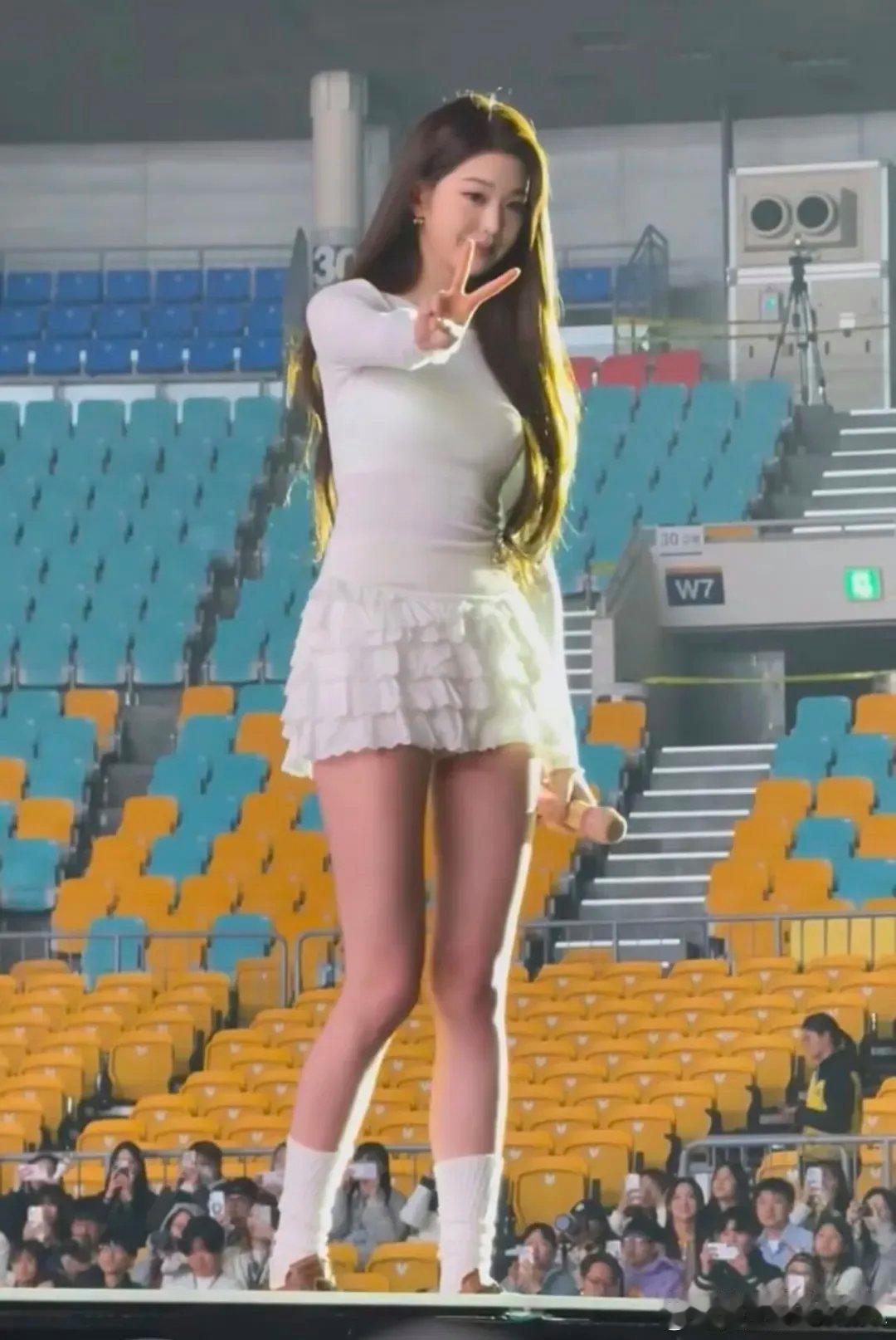 张元英有些私服，是你之前没见过的哦！