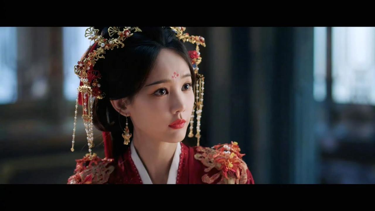 我敢称《书卷一梦》是最颠的电视剧，比短剧还颠。一出场女主就从天而降开始循环，