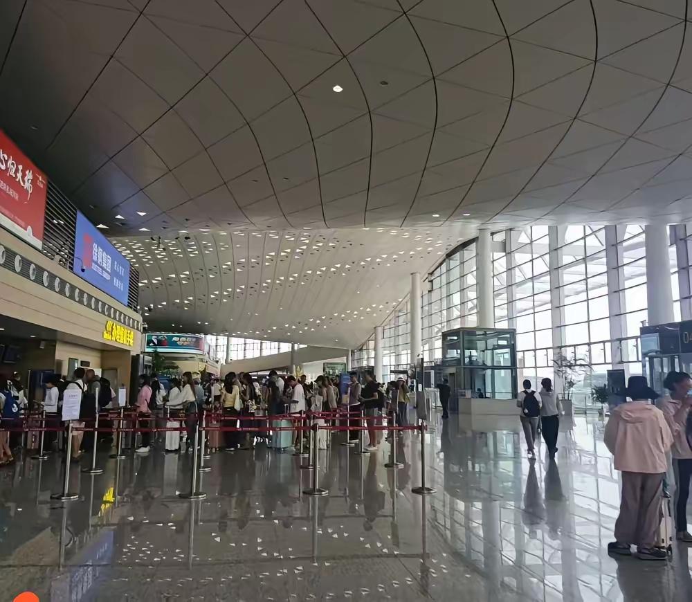 婆婆出钱却不搭把手带娃，你能接受吗？怀孕时给2万，生完孩子又添3万，每个月还额外