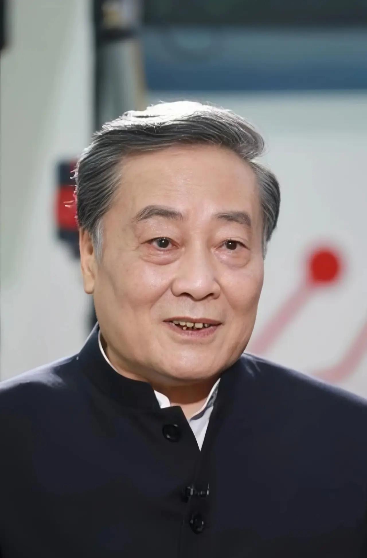 2013年，宗庆后第三次成为中国首富。记者问他:“你是娃哈哈的创始人、中国的首富