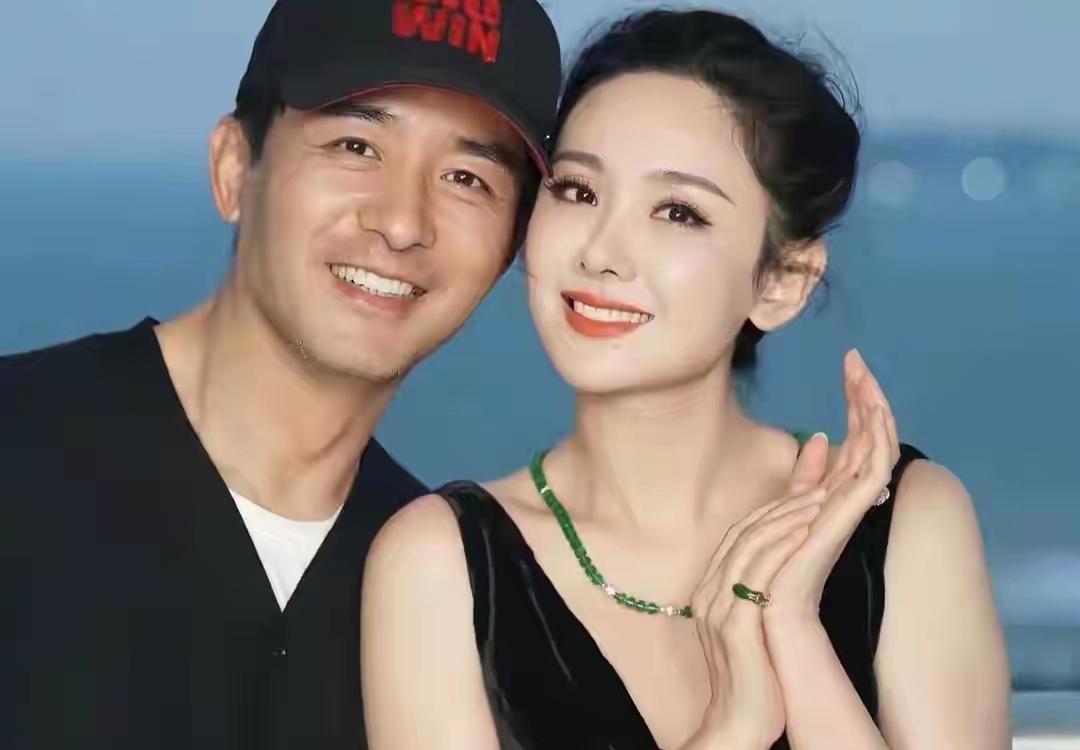 程莉莎和郭晓东这俩人真挺有意思的。一个武汉富家千金，一个山东农村穷小子，2002