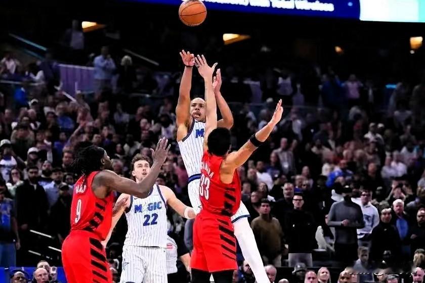 1.9秒，杨瀚森现场见证，贝恩压哨绝杀开拓者。贝恩只能接球就投，卡马拉不能说