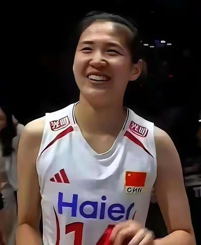 中国女排香港站名单迎来关键调整，赵勇此番用人调整十分有针对性，年轻二传解盛钰退出