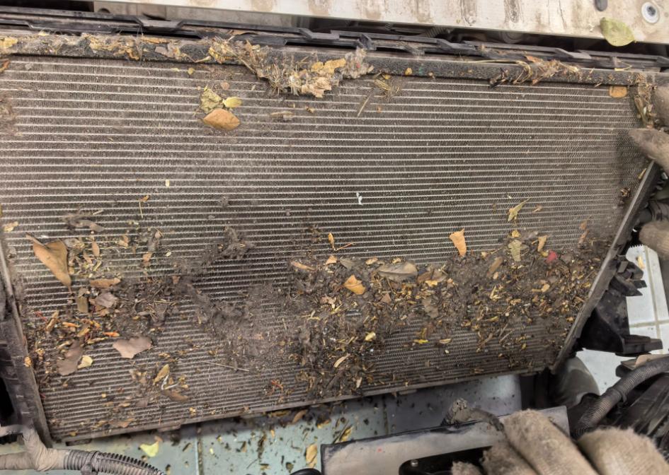 现在的天气越来越热了，当坐进暴晒后的汽车里会发现长时间后吹出来的空调不够凉。这主