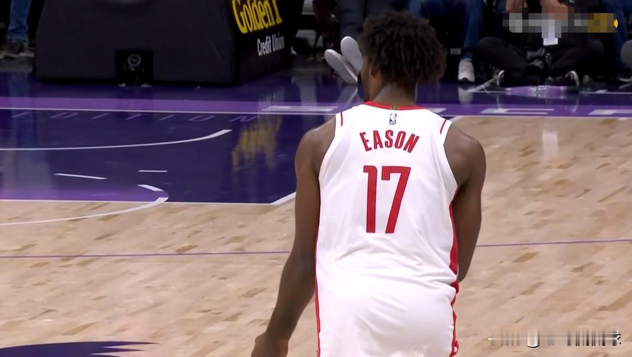 火箭新星伊森真是虽败犹荣！虽然今天火箭在客场以124：125遗憾的输给了国王，但