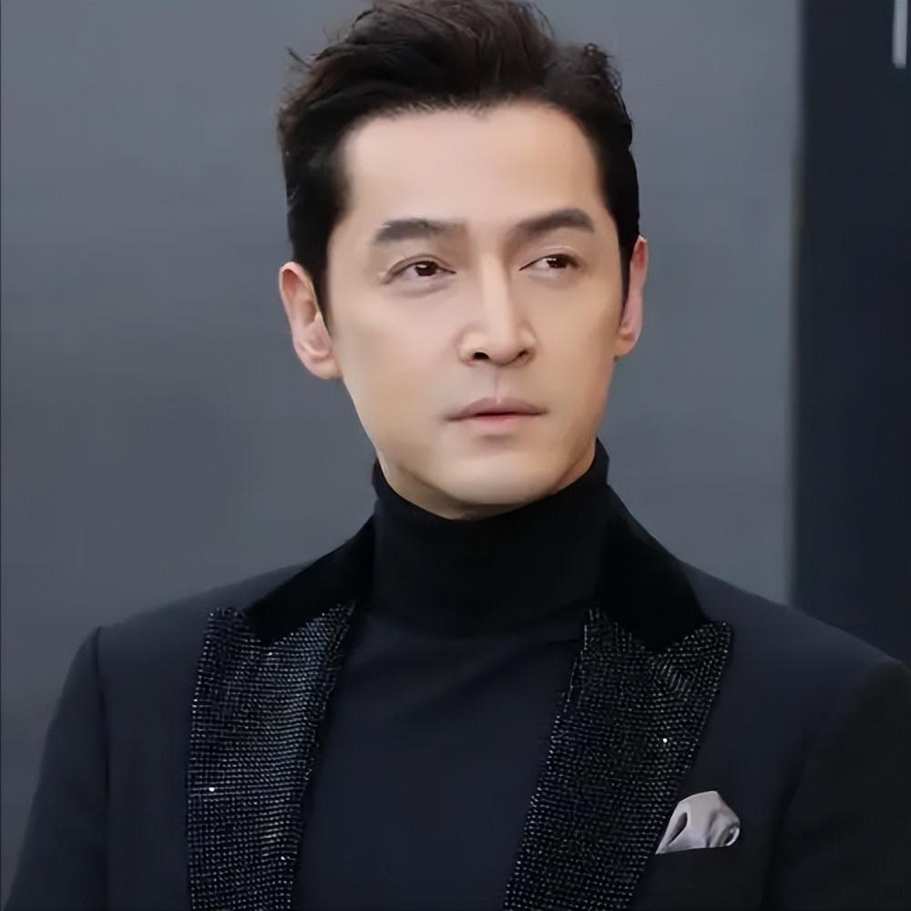 胡歌这个初恋太有心机，为何要爆料出来胡歌当年的手写信啊？ 关键这封信也看不出