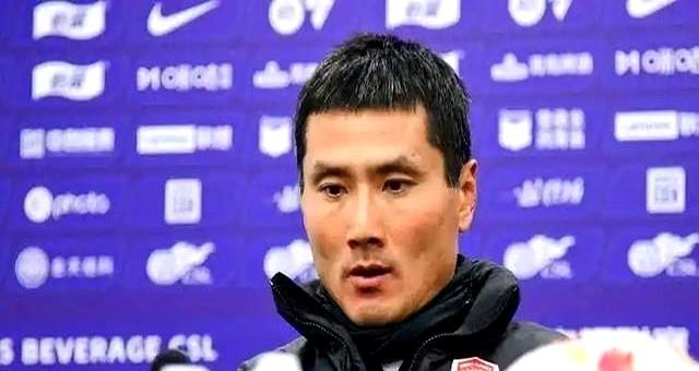 中国足球，终于有人不玩虚的了。看看邵佳一在西海岸干的事。2023赛季带队保级