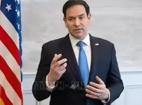 美国女议员直接问国务卿卢比奥：“要是现在和中国开打，美国能赢吗？”卢比奥的回答很