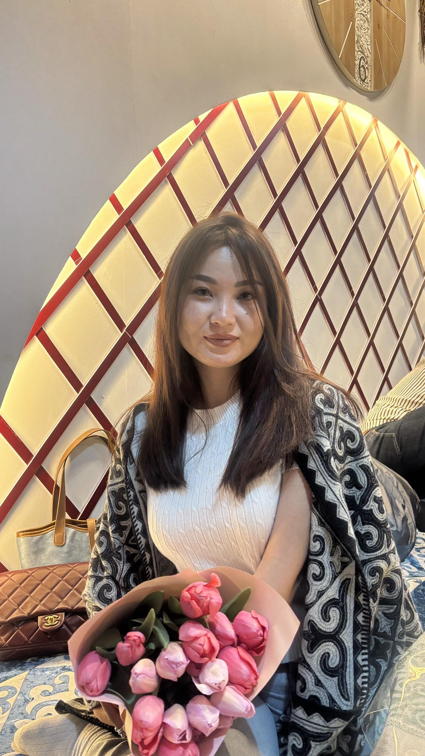 漂亮的我和漂亮的花 合拍一张很不错的照片！