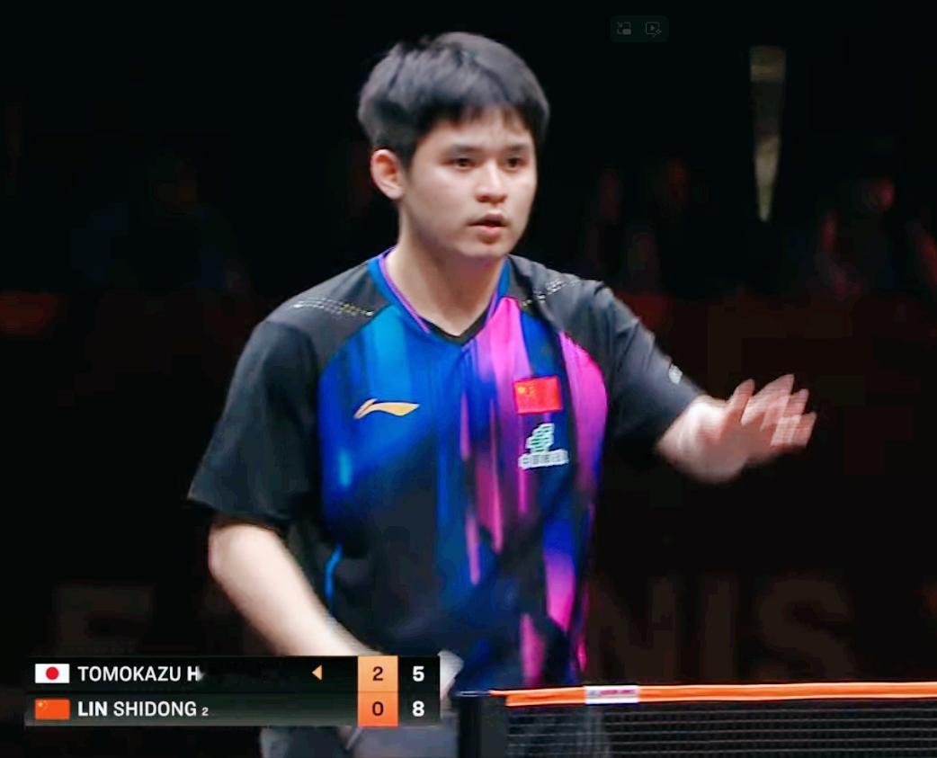 太棒了！石头绝地大逆转。张本智和擦网球，还嗷嗷叫，结果连输！第三局张本