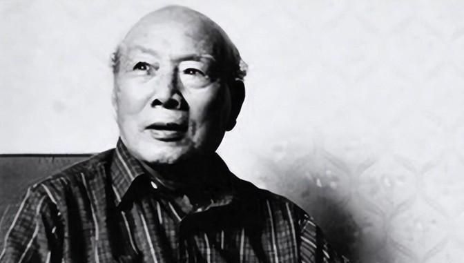 1985年，陈赓的遗孀傅涯赴美探亲，偶遇一位落魄老人。临走之际，老人猛然拉住她的