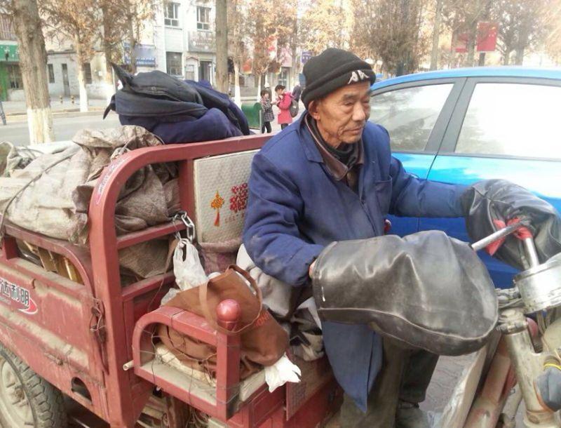 一段非常通透的话：“退休后没人联系，并不是你人缘差，而是你没用了。”听到这话