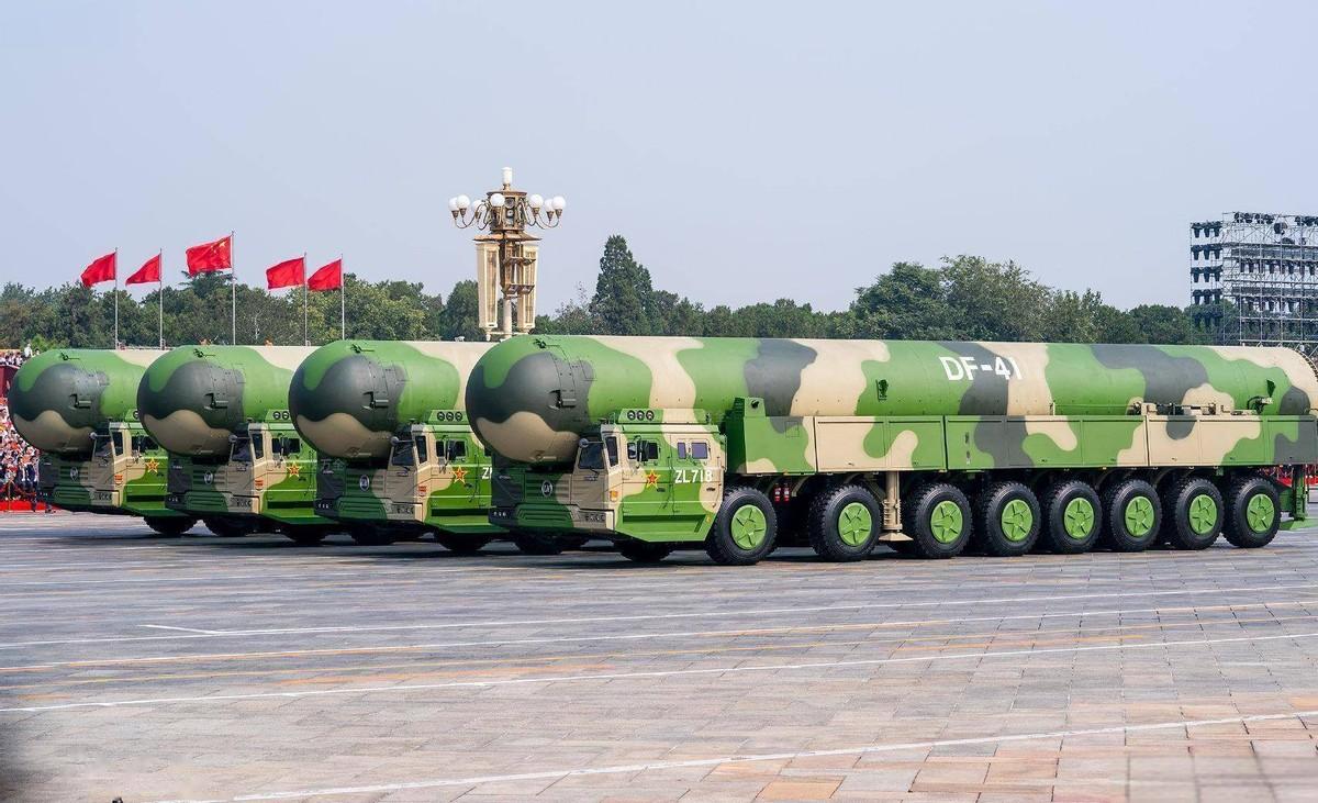 如果一枚东风41命中美军航母甲板，那航母会沉吗?说句实话吧，东风41还真没办法击