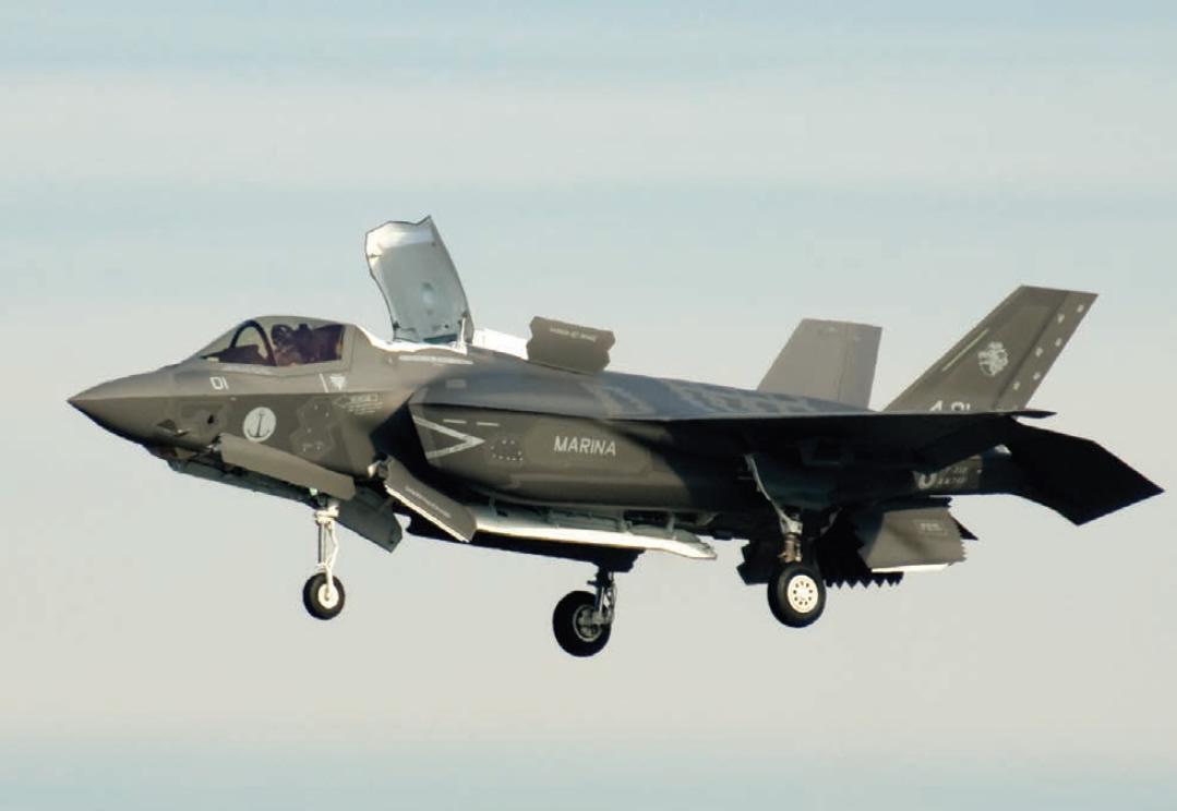 日本终于要开始部署F-35B战斗机了，但他们也需要为此承受不菲的代价！在延迟了