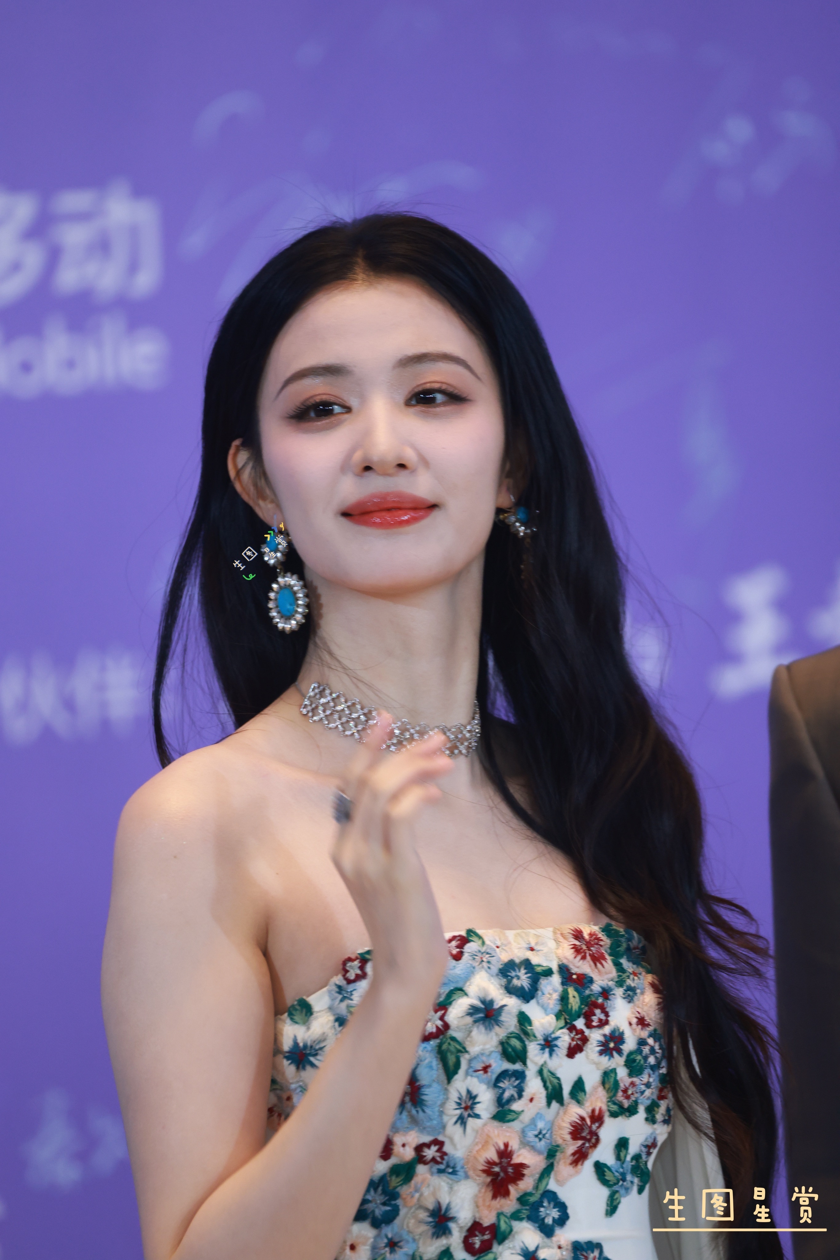 王楚然尖叫之夜红毯二沉鱼落雁的Chuan王楚然小船美发屋做的斜刘海王楚然