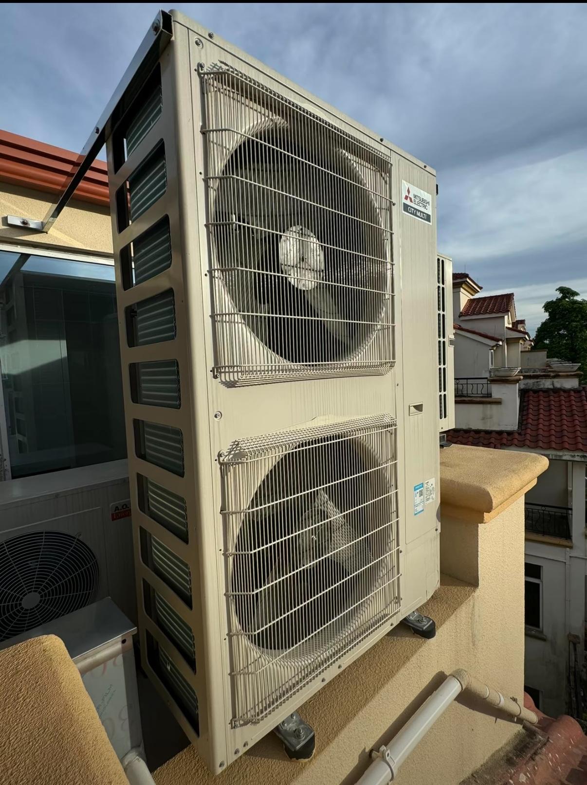 空调第一梯队：大金、松下、三菱电机，谁用谁知道。第二梯队：TCL、奥克斯、海信