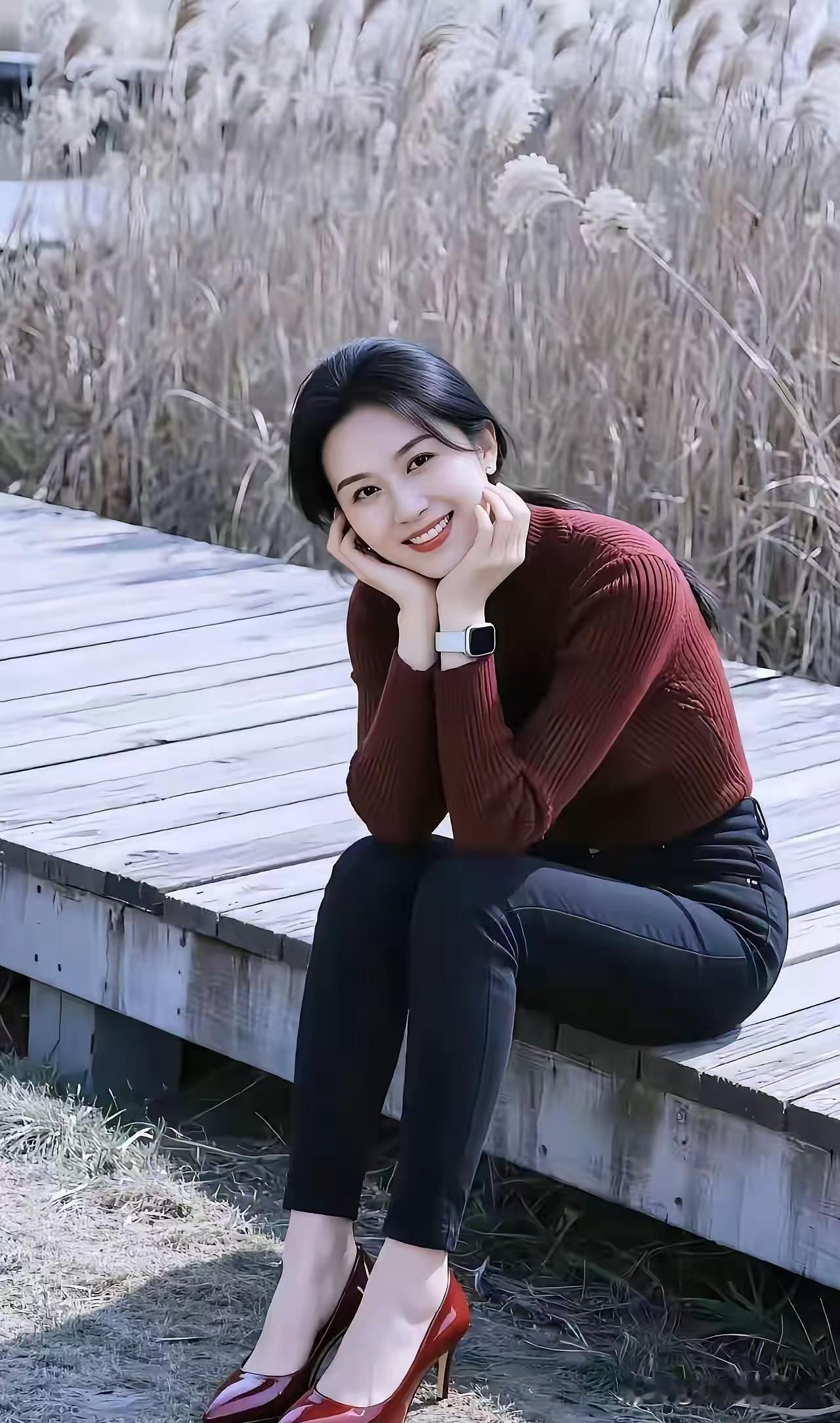 清平乐·芦岸晴光晴光初漫，芦岸风轻软。笑靥溶溶融日暖，眼底春波微颤。