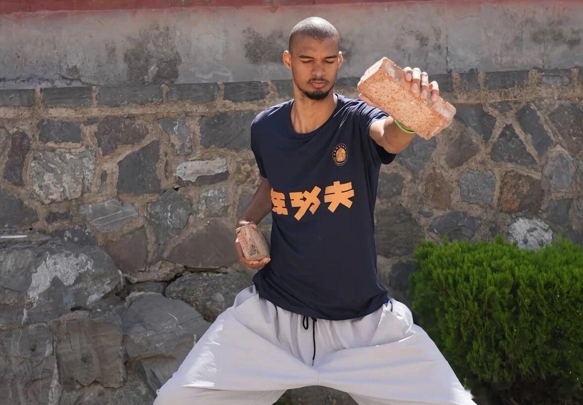 少林出名徒~干得漂亮啊~~图六本人摄于2024年8月~巴黎奥运会~~