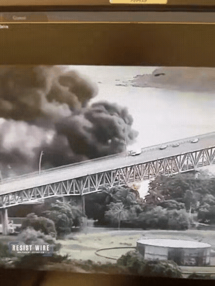 大家看看巴拿马，这就遭到报应了现在巴拿马强行抢走的那两个港口，有60%的设备全