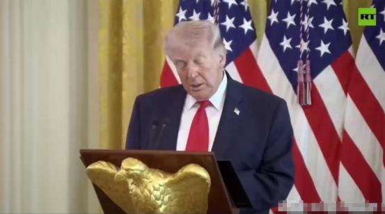 川普刚刚发表讲话其中的一段翻译如下“你们敢相信，他们现在管我叫‘国王’？