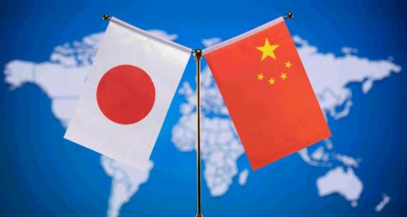 日本这次的通告来得猝不及防，没有太多铺垫就直接亮出“驱逐外交官”的筹码，要知道，