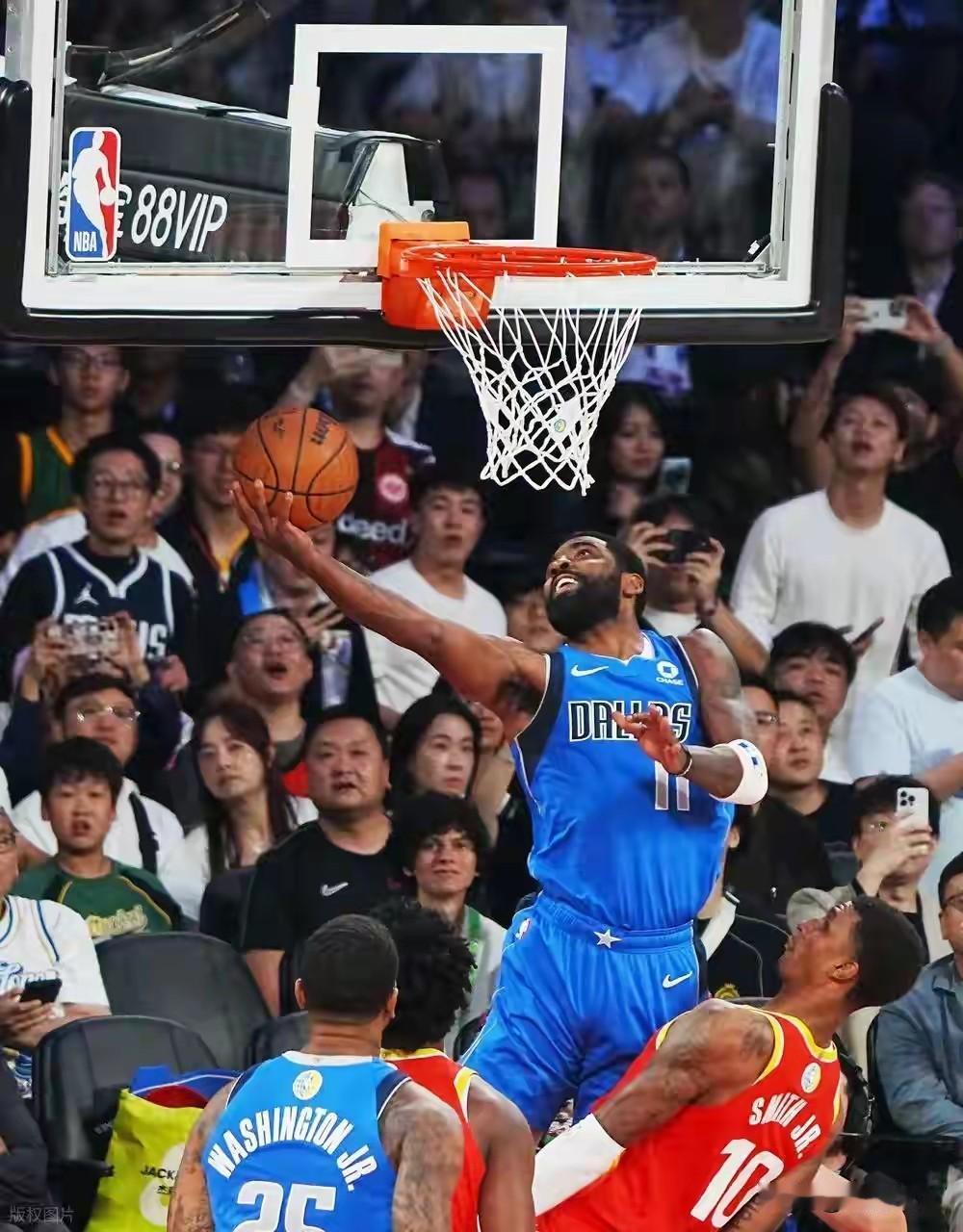 真的太燃了！久违的凯里·欧文正式王者归来！在万众期待的NBA季前赛中国赛上，独行