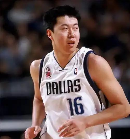 CBA历史上得分排前十位的国内球员。第一名易建联总得分12781分。第二名朱