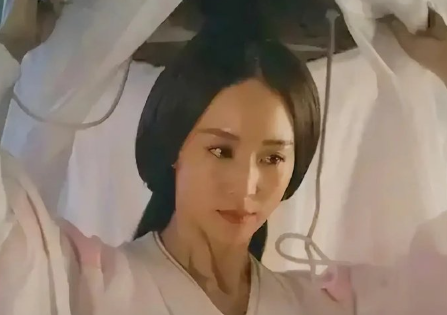 公元251年，司马懿病逝，司马昭对哥哥司马师说：“既然父亲已经去世了，那我们就悄