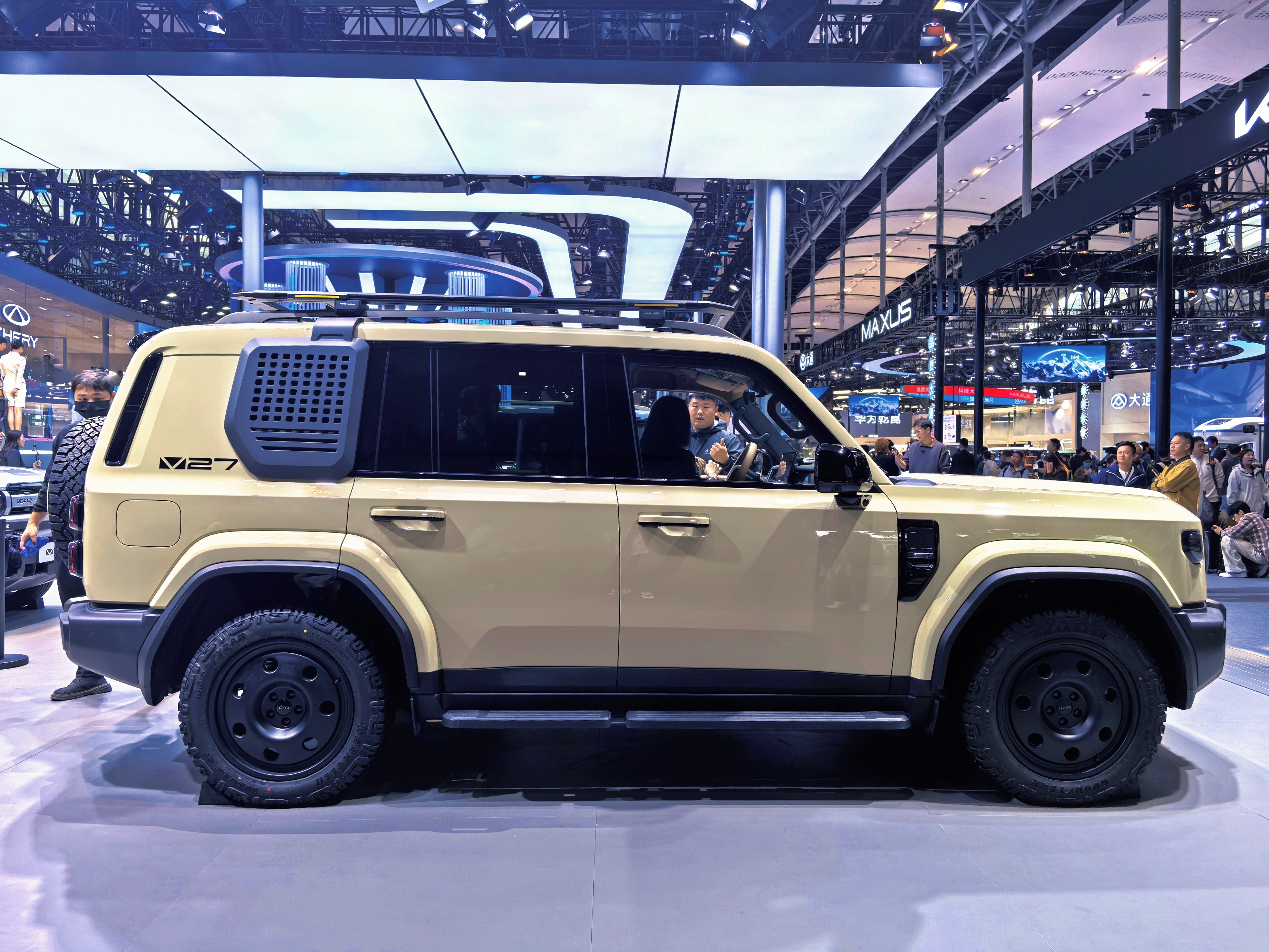 iCARV27iCAR的车颜值都很高，我是颜控，所以我买了V23，这台V27