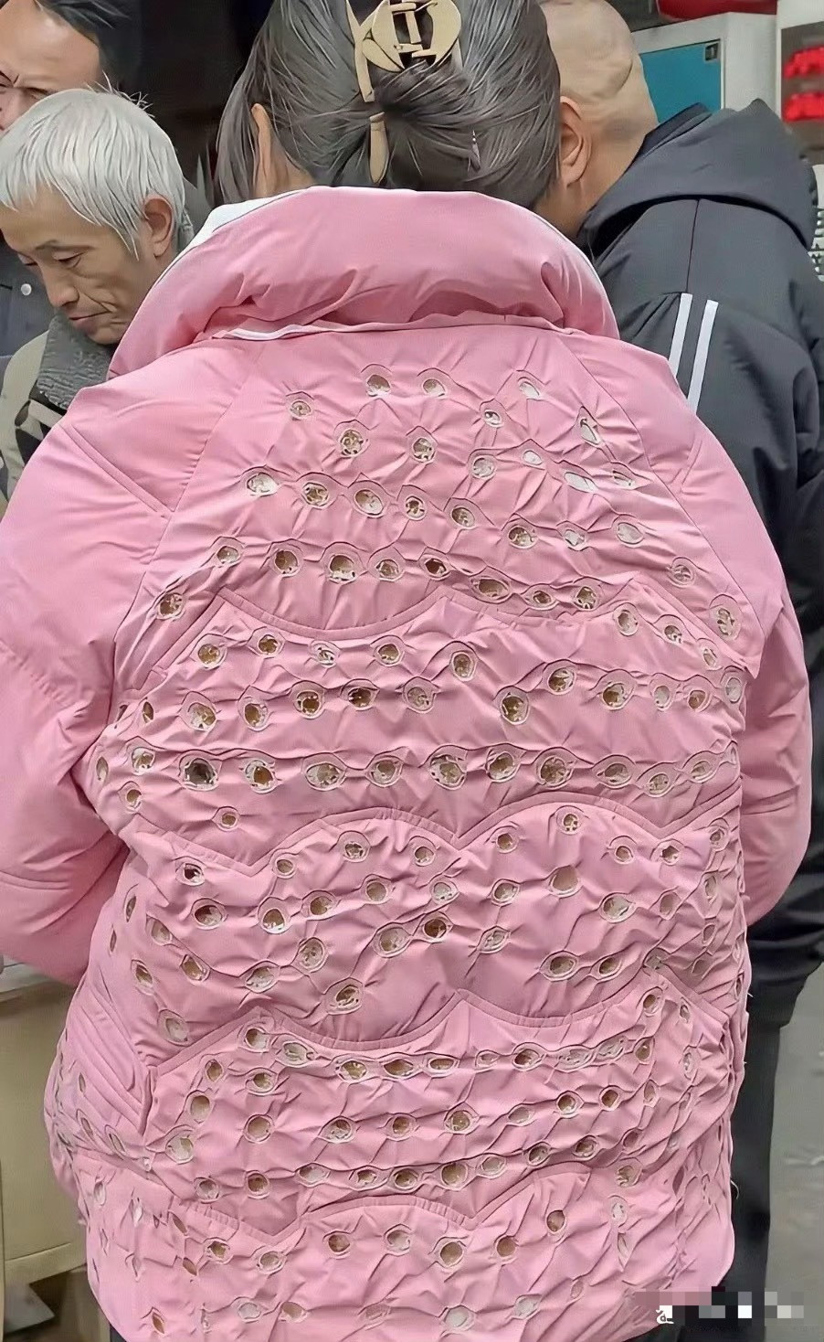 这男的简直就是……丧尽天良啊