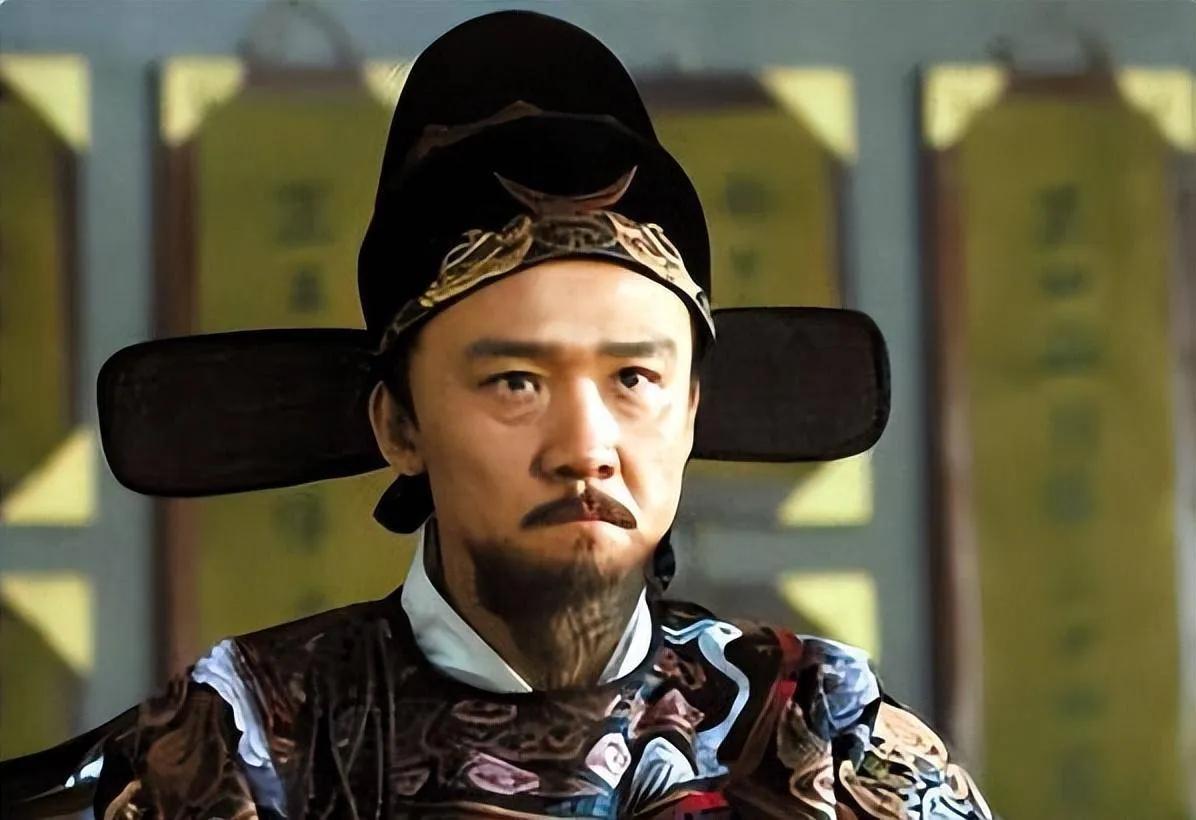 有个怪事，整个大明王朝276年，所有的权臣高官，都不敢跟海瑞硬刚。严嵩权倾朝