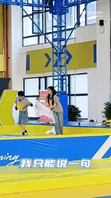 白鹿怎么斗牛都这么可爱奔跑吧双马尾+小碎步=无敌可爱暴击！台州录制现场化身