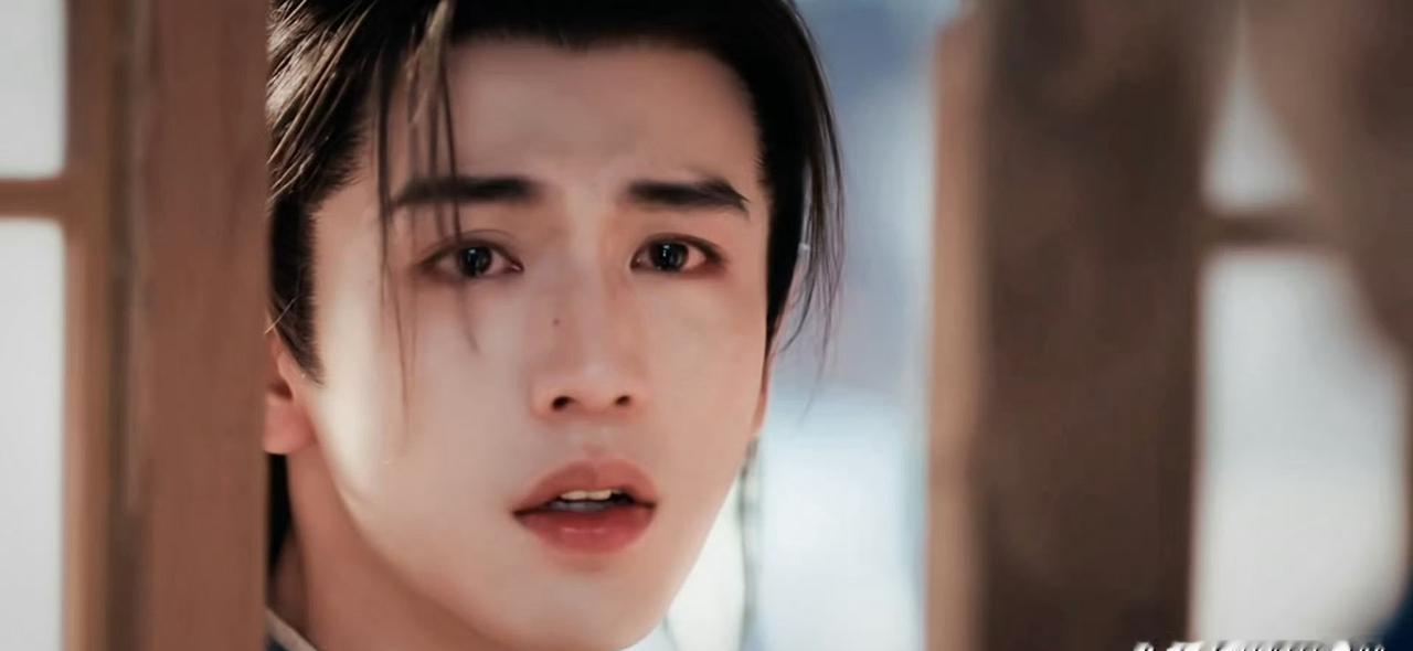 谁还敢说张凌赫颜值崩了？看看《逐玉》里这10秒钟的哭戏，眼泪像淬火钻石一样，