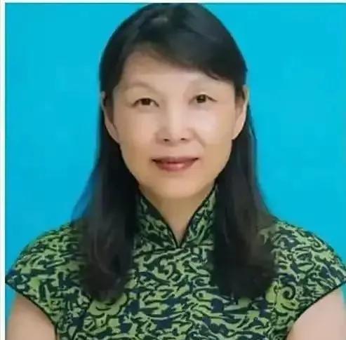 谁能告诉我宗馥莉的后妈杜建英这么姿色平平也能当三姐了吗我见过明艳的，也见过清