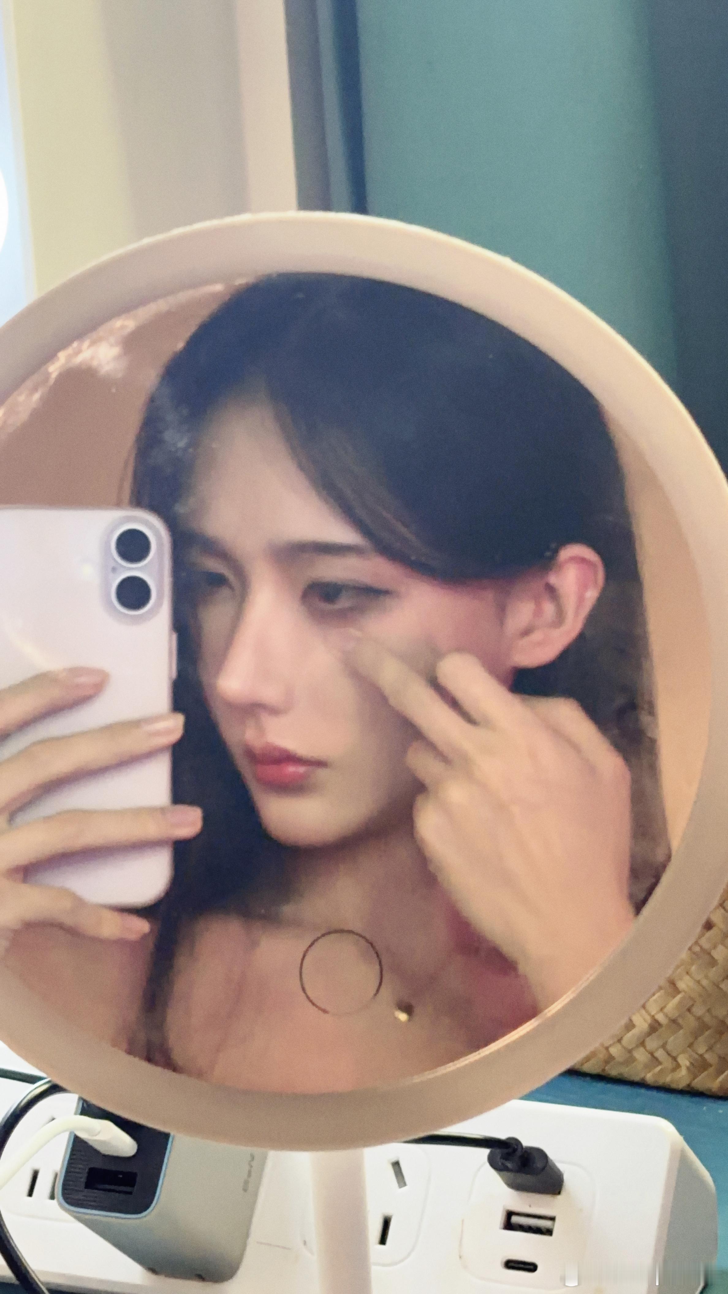 不要大半夜私发些奇奇怪怪的照片,长针眼了干