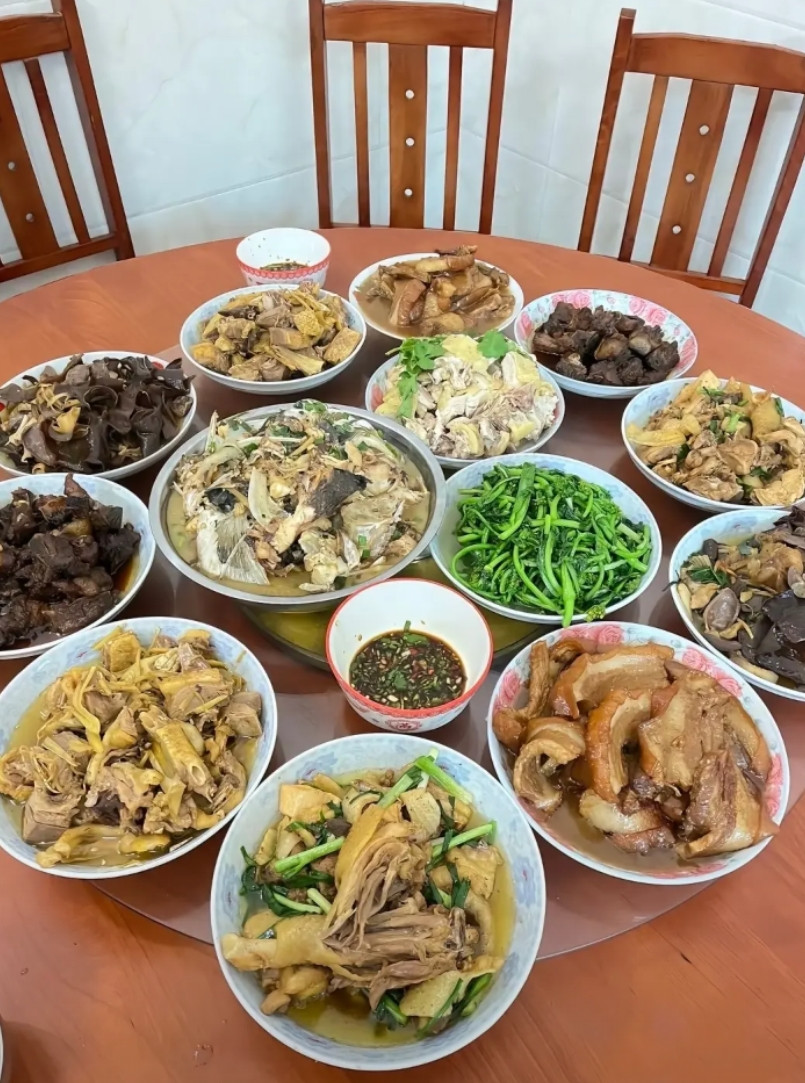 感觉不是广西菜，帮我看一下这是什么菜系