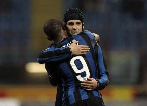 球员责任大于教练，齐沃这个国米教练当的实在是卑微，不抱怨也不指责，这种性格和小因