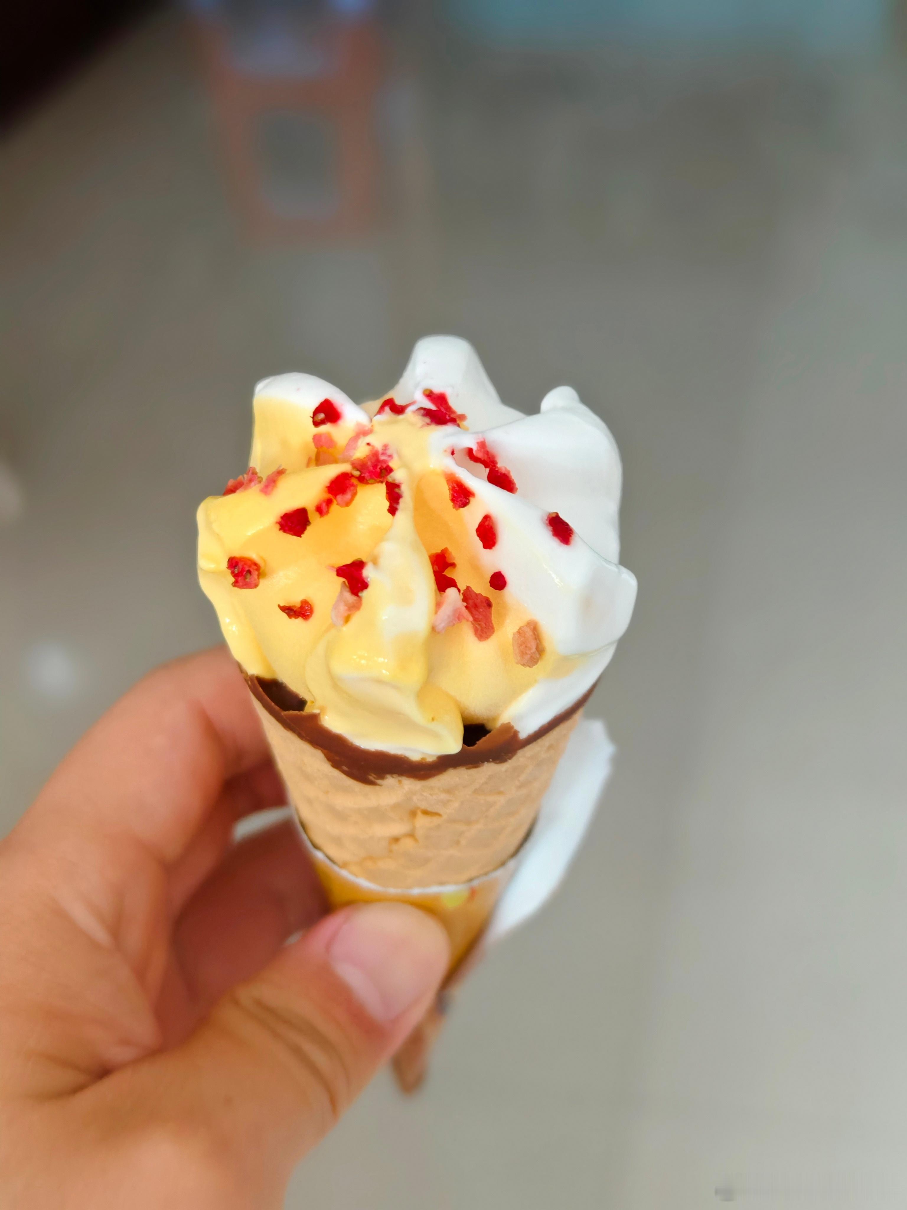 夏天第一根冰淇淋，用可爱多回味下同年​​​