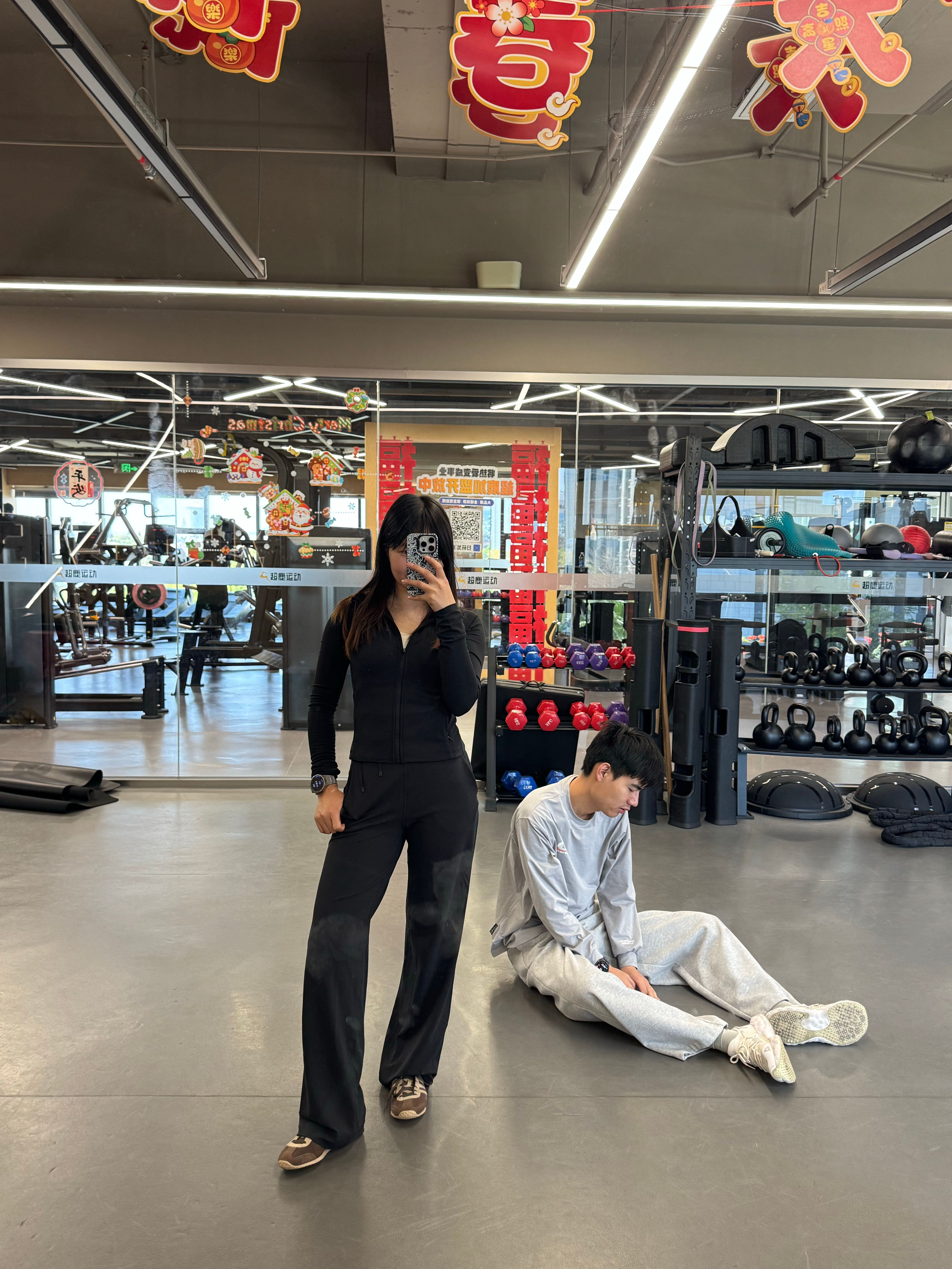 还是去锻炼了，顺带把小林拉着一起，想要肌肉男友？那就自己捏一个出来