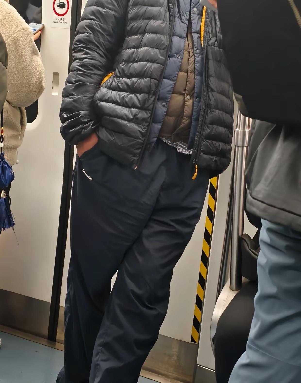 大哥，你到底热不热呀[捂脸哭]