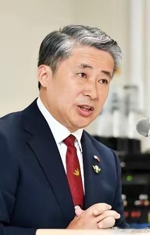 日本某些人一听到“斩首”两个字，就彻底坐不住了。中国驻大阪总领事薛剑的一番表态，