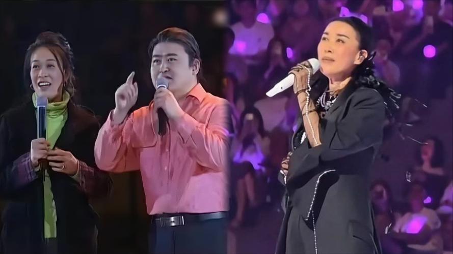 那英唱着《弯弯的月亮》泪目了：一首不在歌单里的歌，一场没有排练的告别歌唱完的那