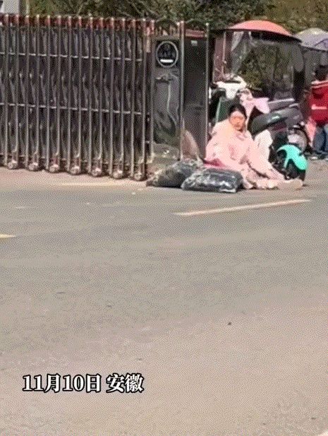 哭笑不得，安徽阜阳，一男子的媳妇在外面被车撞了，于是男子陪被撞的媳妇去医院检查。