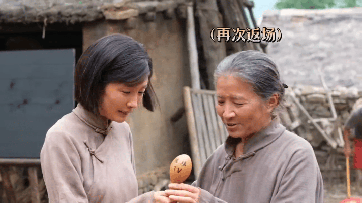 播得有多好，自己人最知道！导演和编剧都把生万物加入自己简介啦！！🤩迟蓬夸杨