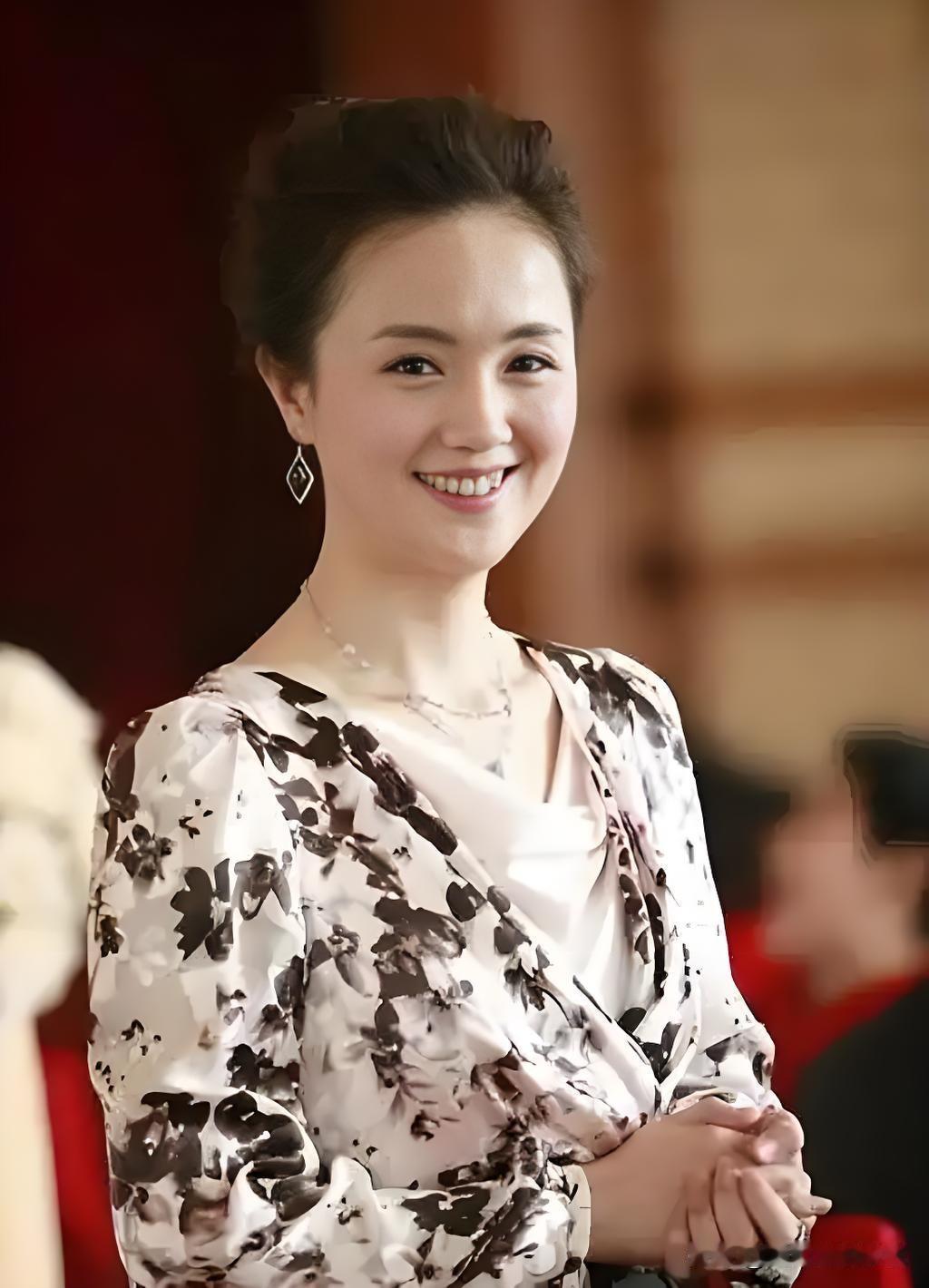 朱媛媛一些不为人知的秘密1.朱媛媛妈妈年轻时，也想当演员，但没实现，后来全