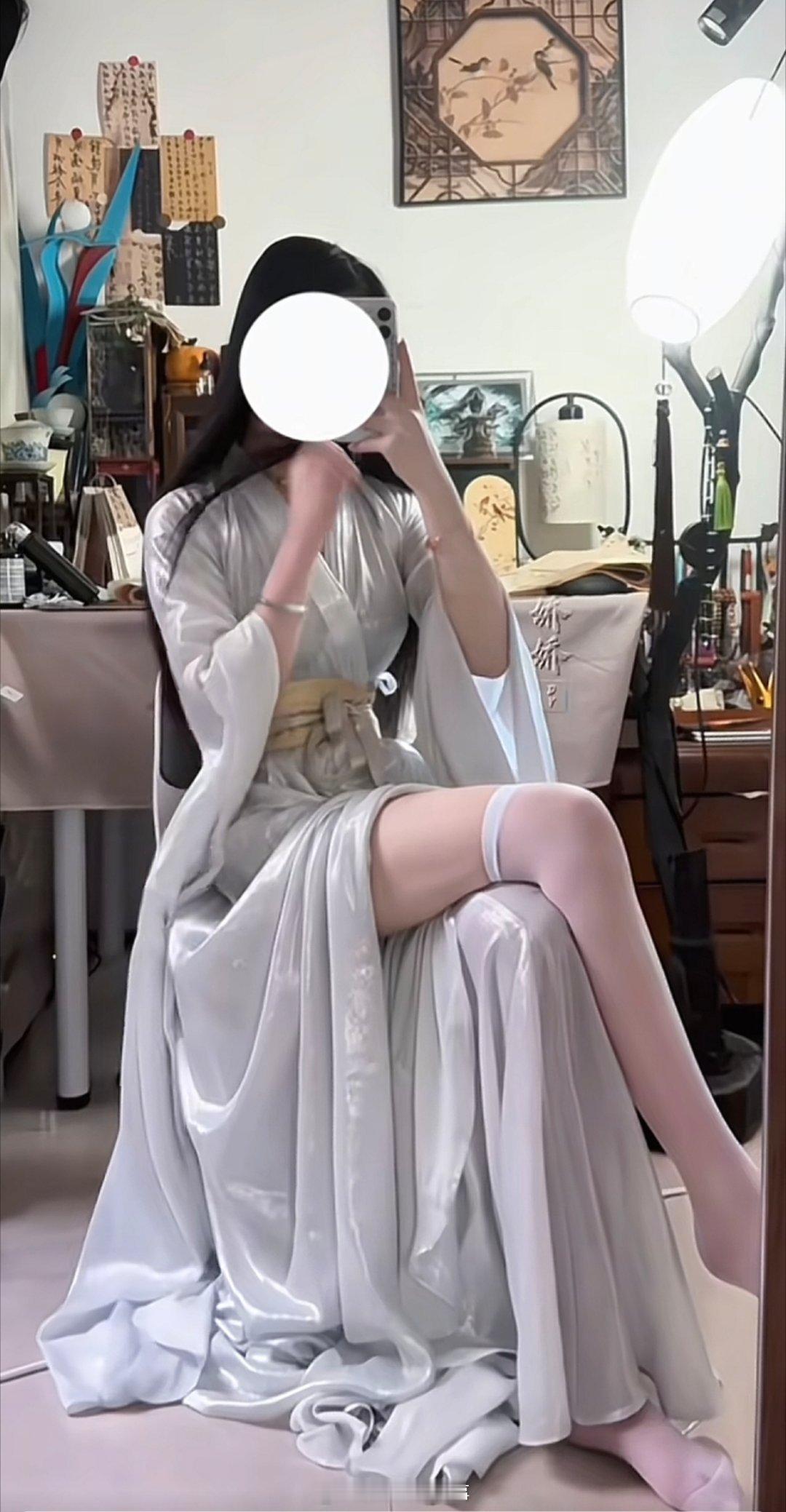 今天在大a继续空仓中，什么都没干，光看了一天。