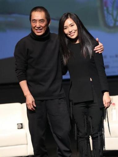 张艺谋的女儿张末曾写过这样一段话：“我至今也不清楚，像巩俐这样的大明星，她和爸爸