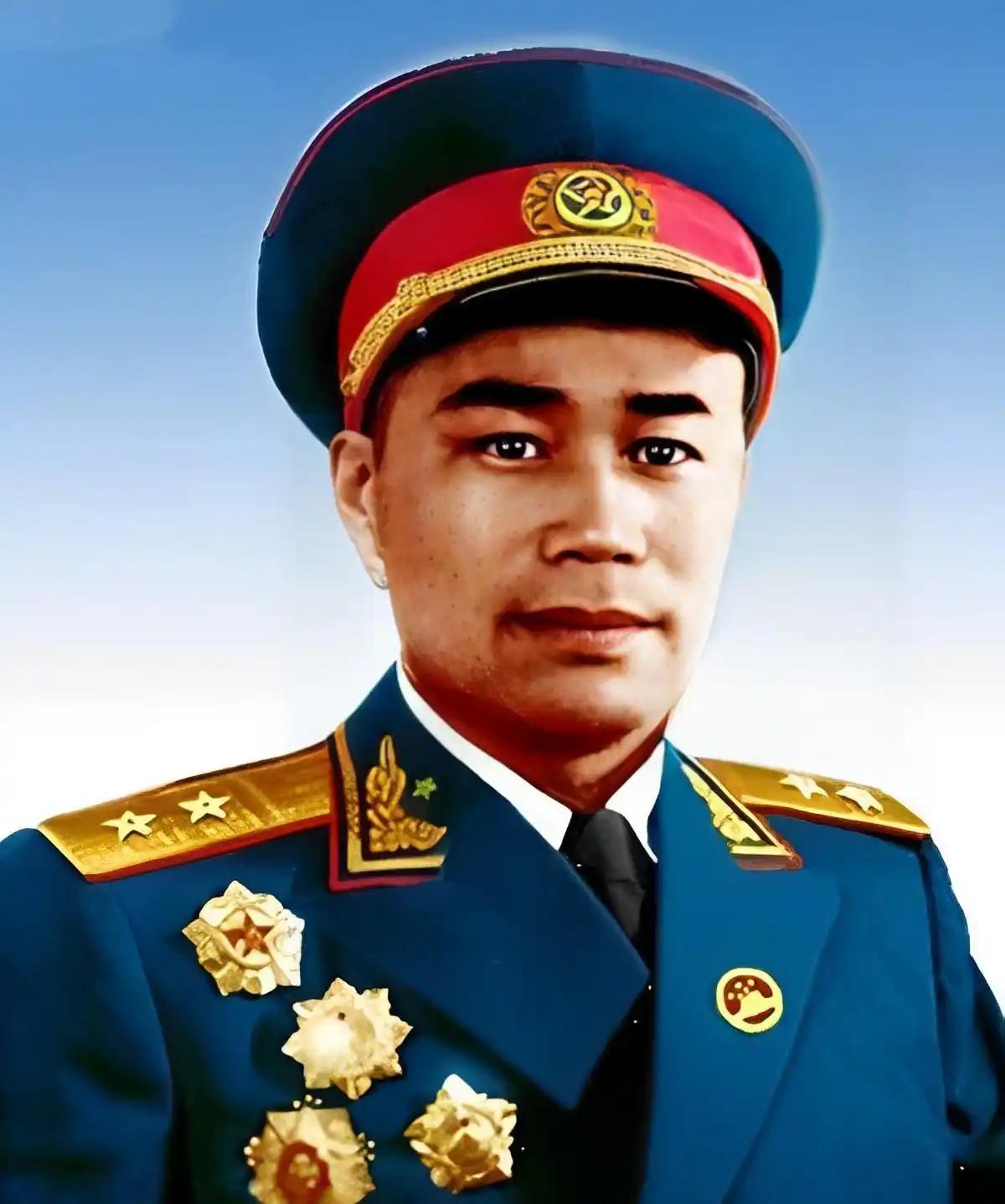 六纵打下一座城镇之后，纵队政治部请来地方戏班，准备给部队安排一场慰问演出，用来战